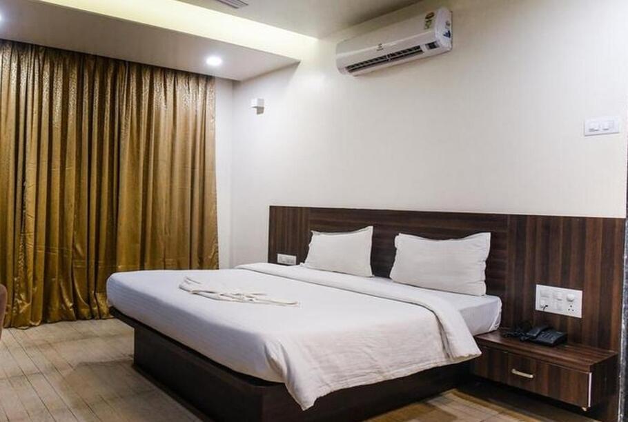 Hotel Manasi Inn Satara Exterior foto
