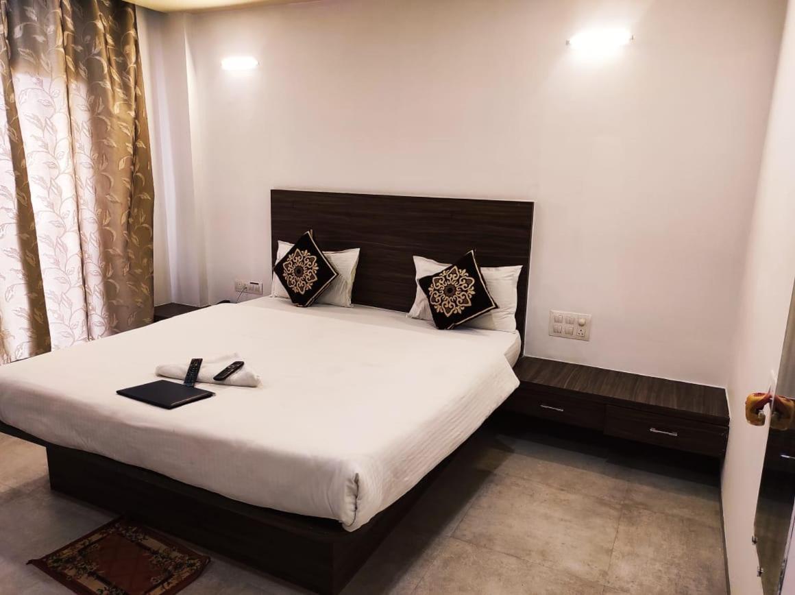Hotel Manasi Inn Satara Exterior foto