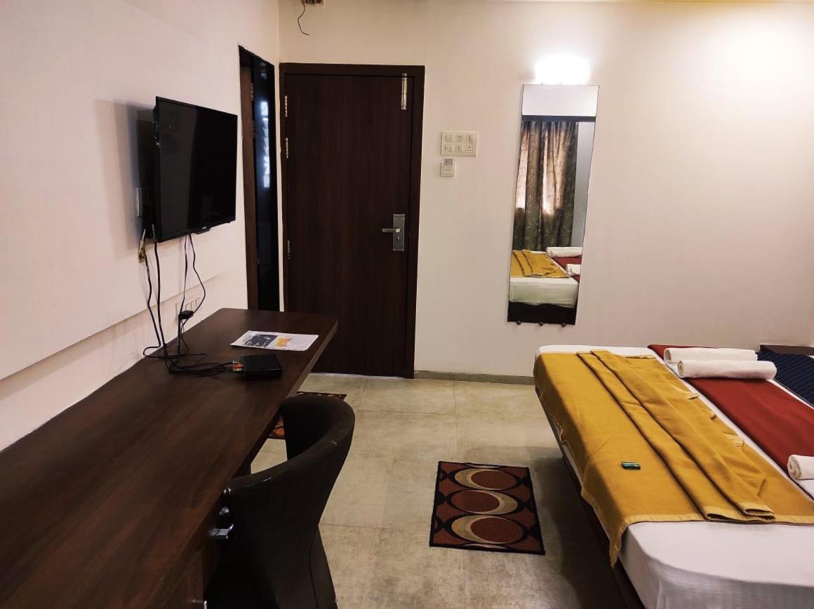 Hotel Manasi Inn Satara Exterior foto
